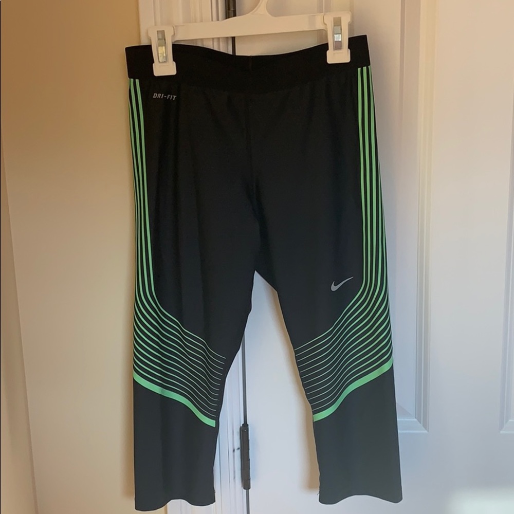 Nike dry-fit capris size S